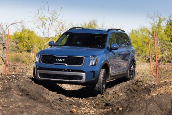Going off-roading with the new Telluride. (Courtesy of Kia)