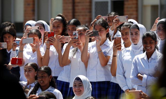 Mobile Phones Are Now Banned in All NSW Public Schools