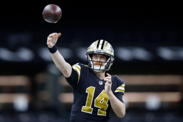Andy Dalton (14) of the New Orleans Saints warms up prior to a game against the Los Angeles Rams at Caesars Superdome in New Orleans, on Nov. 20, 2022. (Sean Gardner/Getty Images)