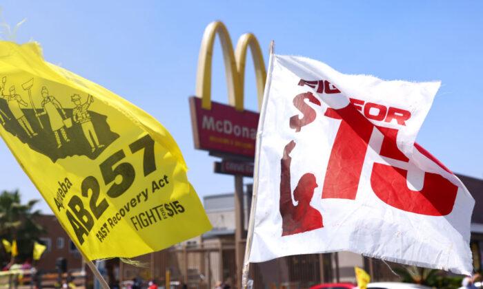 California Lawmakers to Consider Bill to Raise Fast-Food Workers’ Pay to $20 an Hour