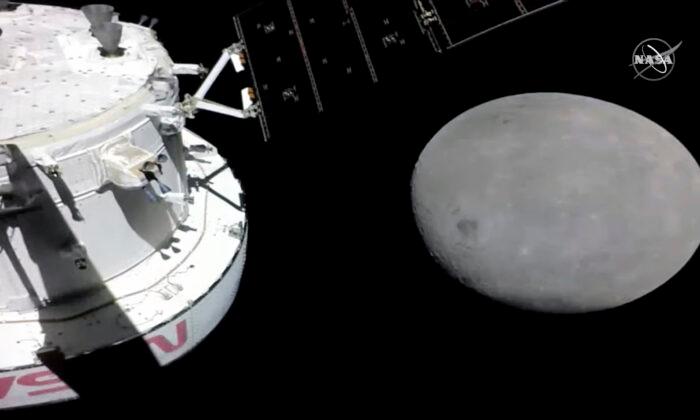 Orion Spacecraft Performs Maneuver to Enter Moon Orbit