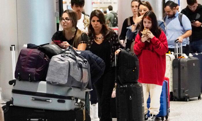 Thanksgiving Travel Rush Is Back With Some New Habits