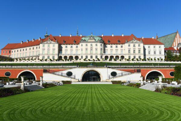The baroque eastern facade, with its extensive gardens, faces the Vistula River. (Royal Castle in Warsaw)