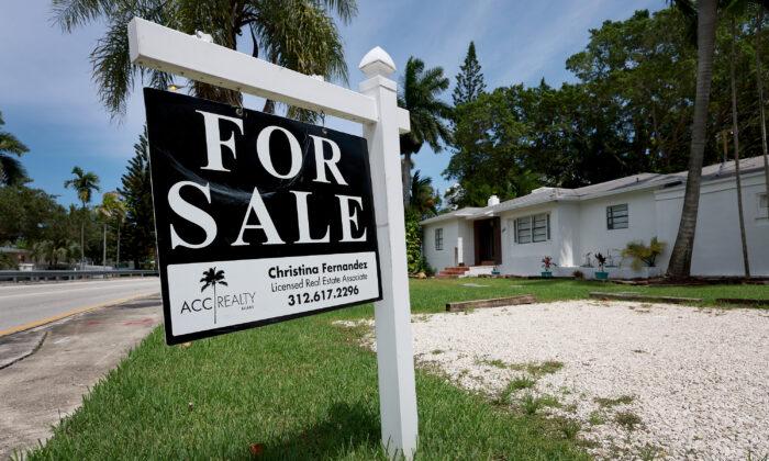 New-Home Sales ‘Unexpectedly Rise’ in March to Highest Level in a Year