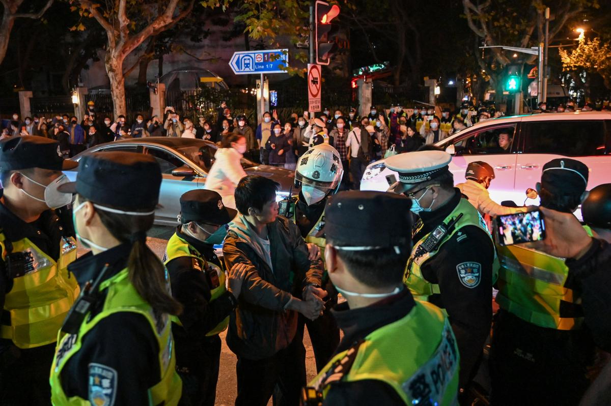 Apple Needs to Be Held Accountable for Helping the CCP Obstruct Protesters: Author