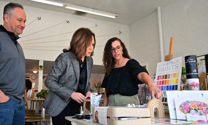 Kamala Harris Visits Arts Business in Culver City