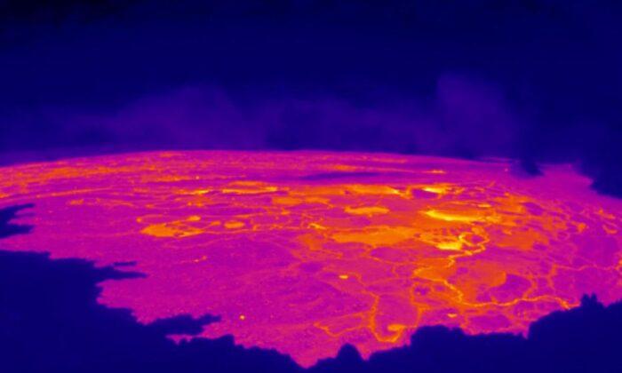 Hawaii’s Mauna Loa Volcano Erupts; US Agency Issues ‘Code: Red’ Warning