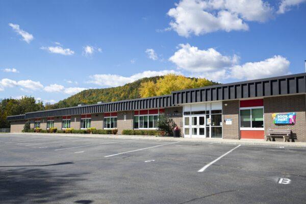 Hamilton Bicentennial Elementary School in Cuddebackville on Oct. 9, 2022. (Chung I Ho/The Epoch Times)