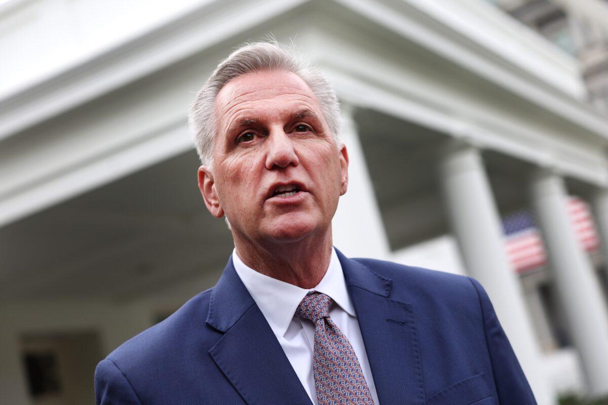 House Republican Leader Kevin McCarthy (R-Calif.) speaks to reporters outside the White House on Nov. 29, 2022. (Kevin Dietsch/Getty Images)