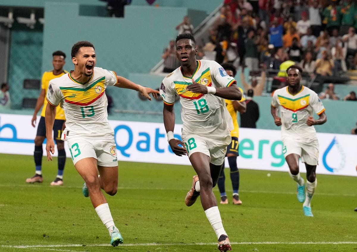 Senegal Advances to Last 16 at World Cup, Beats Ecuador 2–1