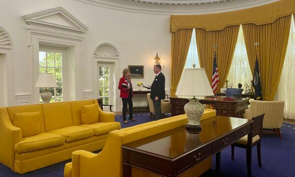 A replica of the White House's Oval Office during Richard Nixon's presidency in the Richard Nixon Library in Yorba Linda, Calif., on Nov. 8, 2022. (Carol Cassis/The Epoch Times)