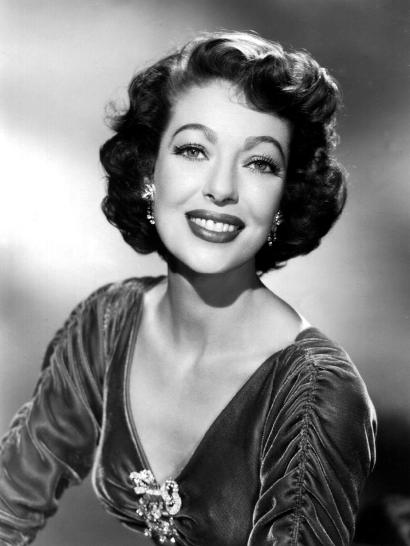A promotional shot of Loretta Young in 1943. (Public Domain)