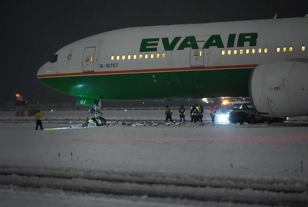 Snowfall Gridlock in Metro Vancouver Turns 45-minute Commute Into 12-hour Frustration