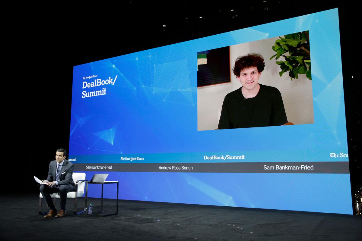 Andrew Ross Sorkin and Sam Bankman-Fried on stage at the 2022 New York Times DealBook on November 30, 2022 in New York City. (Thos Robinson/Getty Images for The New York Times)