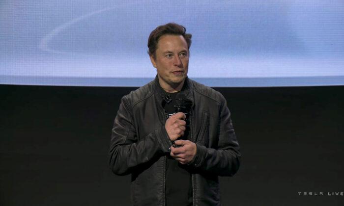 Elon Musk’s Twitter Restores More Accounts in Latest Wave