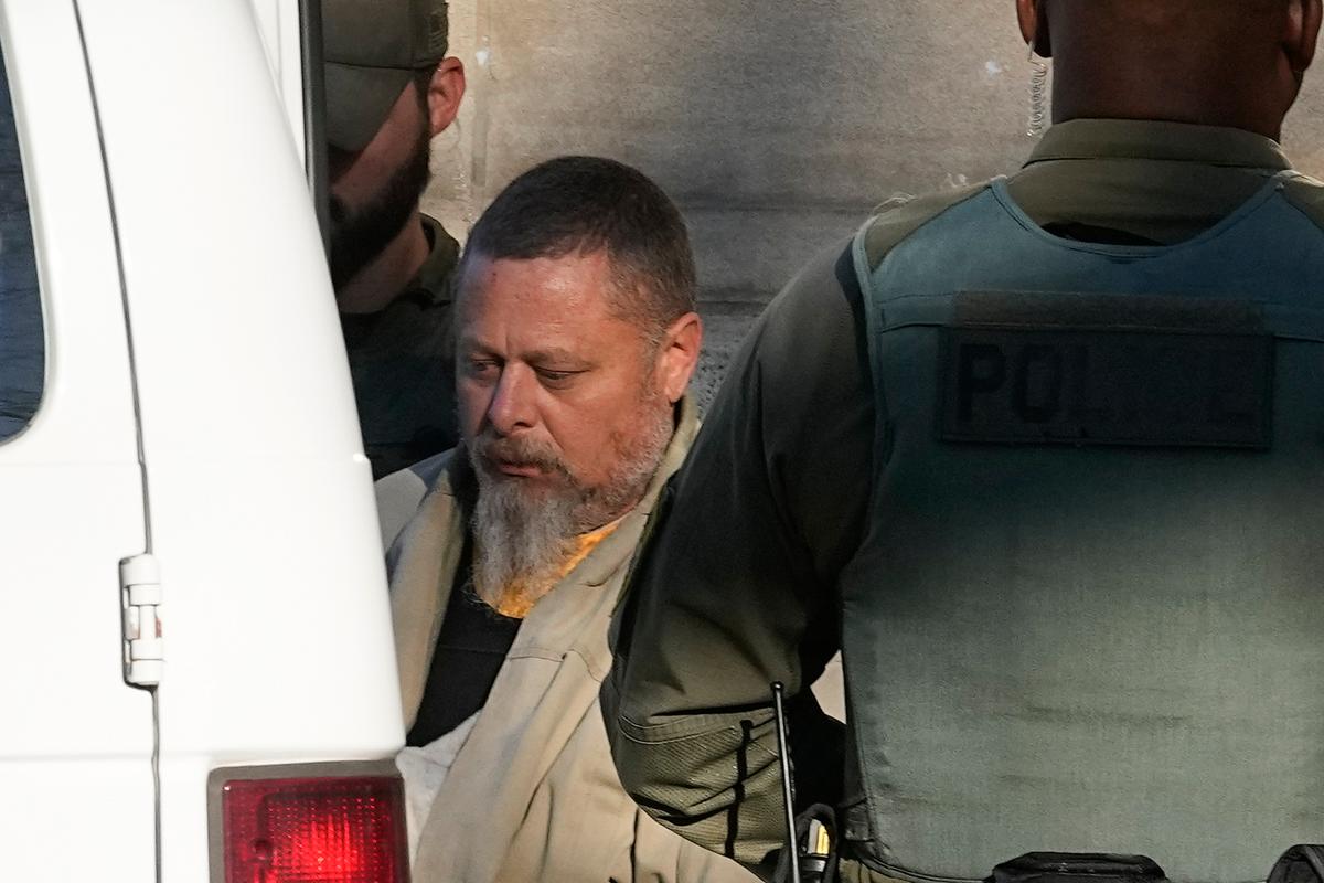 Indiana Judge Issues Gag Order in Case of 2 Slain Teen Girls