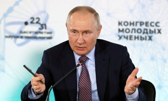 Putin Is Open to Talks and Diplomacy on Ukraine, Kremlin Says