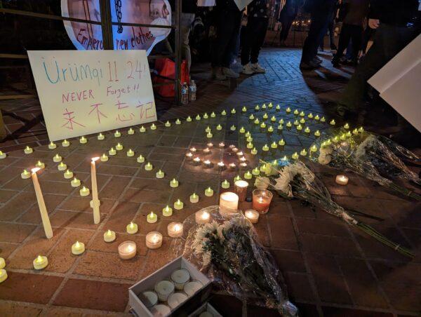 Near 500 Chinese students at the University of Southern California gather in Los Angeles in support of demonstrations in China calling for an end to COVID-19 lockdowns and mourning the victims of the Urumqi apartment fire on Nov. 29, 2022. (Emma Hsu/The Epoch Times)
