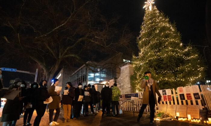 Penn State Chinese Students Rally in Solidarity With White Paper Revolution Protests in China