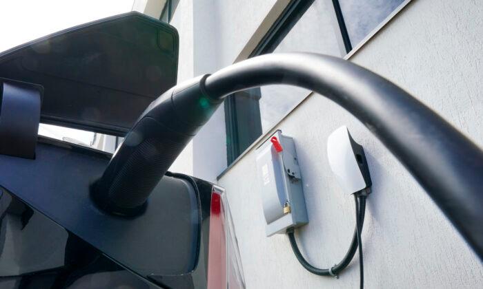 Canada, US Team up on EV Charging Corridor From Quebec City to Kalamazoo