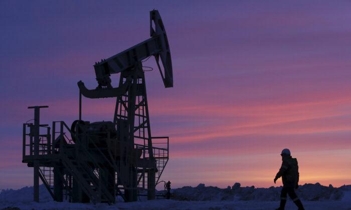 Russia’s January-November Oil Output up 2 Percent Ahead of EU Ban, Price Caps