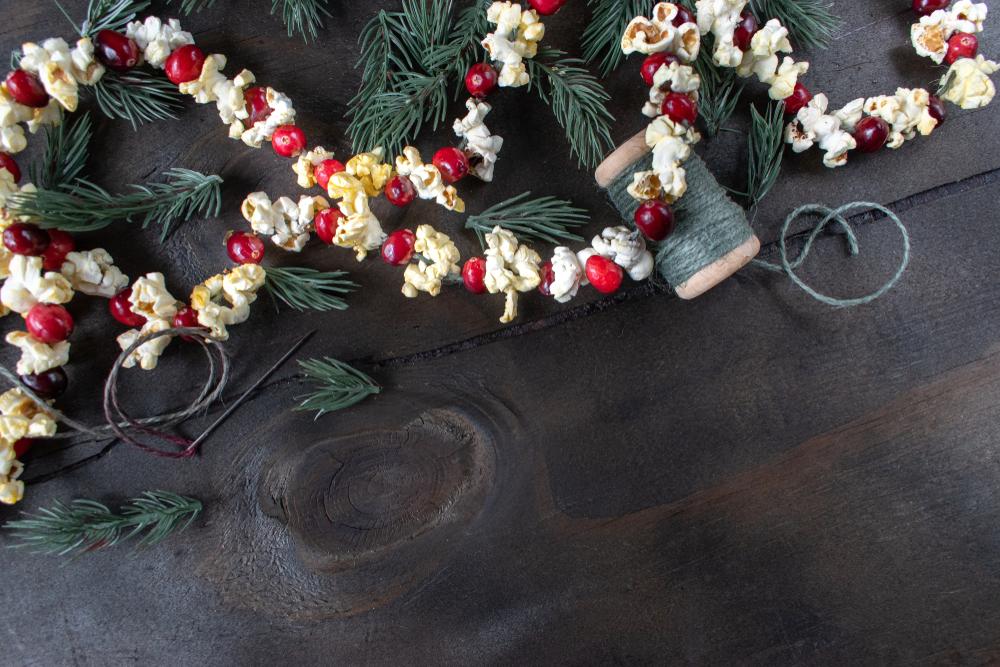 An old-fashioned popcorn garland for the Christmas tree is a favorite holiday craft. (Lynne Ann Mitchell/Shutterstock)