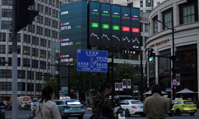 Stocks Sputter as Growth Fears Offset China COVID-19 Shift