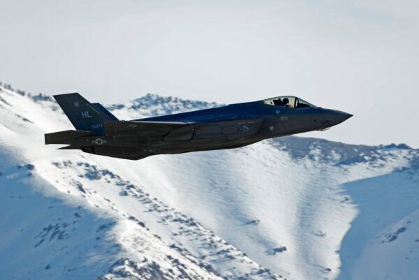 An Air Force F-35 fighter jet takes off for a training mission at Hill Air Force Base in Ogden, Utah. (George Frey/Getty Images)