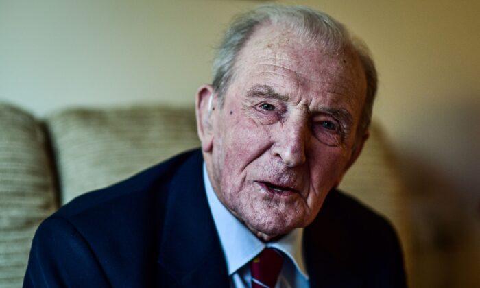 End of an Era: Last Surviving Member of RAF’s Dambusters Squadron Dies Aged 101