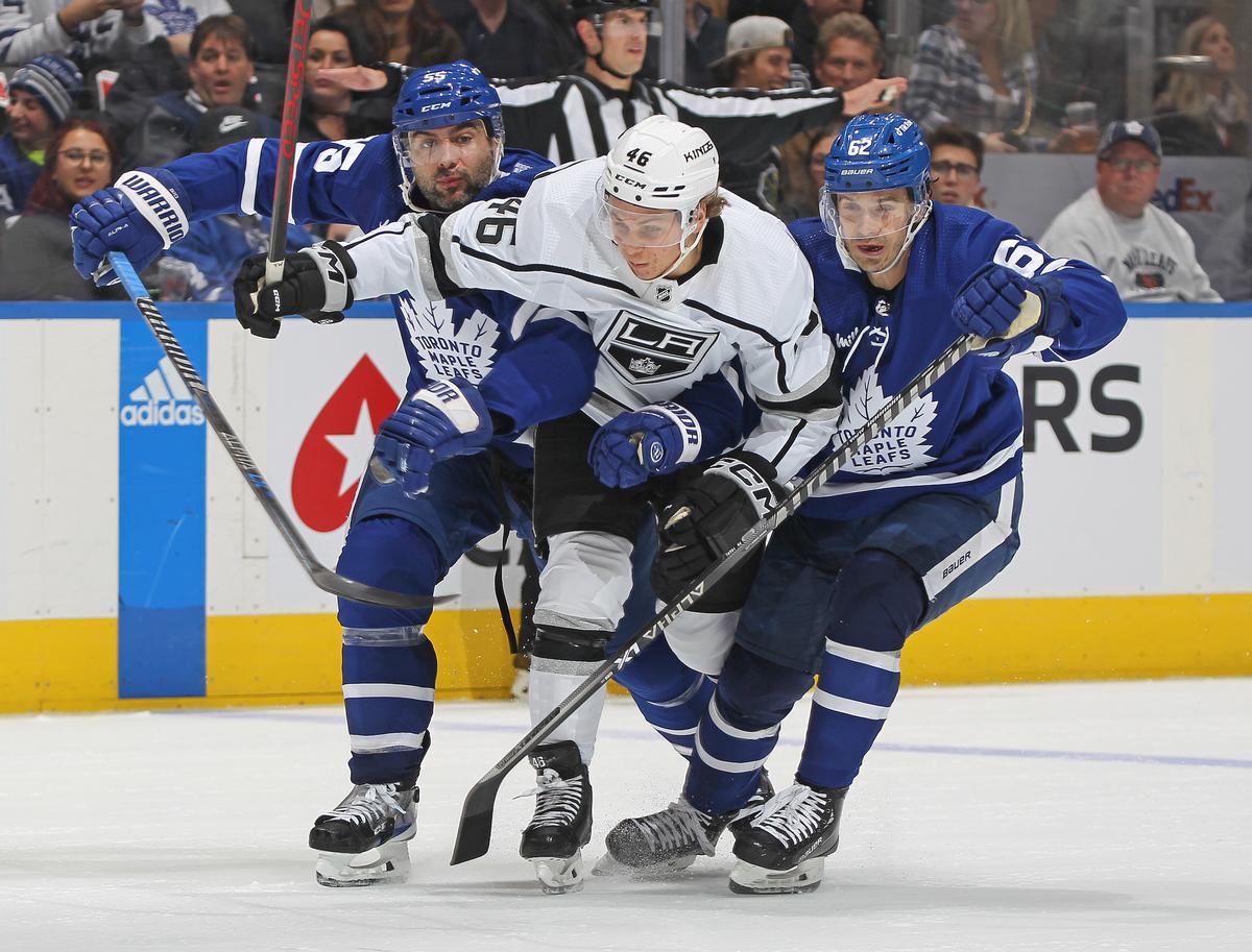Mitchell Marner Extends Points Streak as Leafs Blank Kings