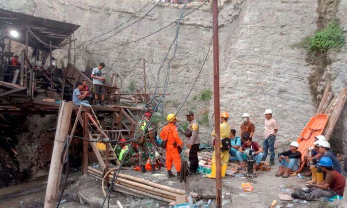10 Miners Killed in Indonesia Coal Mine Explosion, 4 Rescued