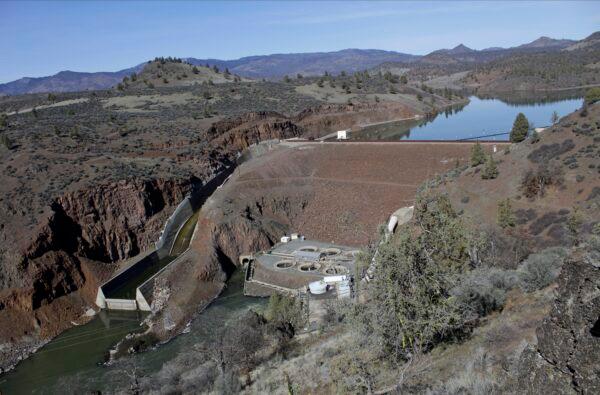 The Iron Gate Dam, which is set to be removed, on the lower Klamath River near Hornbrook, Calif., on March 3, 2020. (Gillian Flaccus/AP Photo)