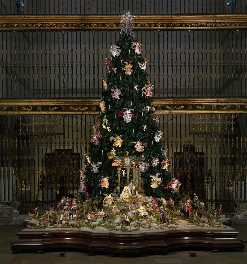“Christmas Tree and Neapolitan Baroque Crèche,” The Metropolitan Museum of Art,  New York City. (Public Domain)