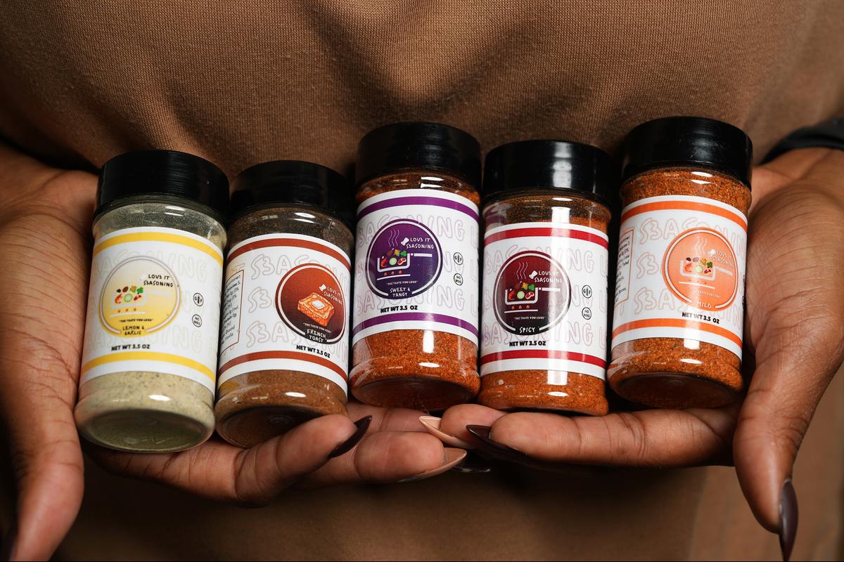 Brianna Edwards developed her LOV3 It S3asoning line of low-sodium spice blends after her mom struggled to find flavorful food while dealing with health issues. Now she has five different blends and she’s a mainstay at farmers markets. (Anthony Souffle/Minneapolis Star Tribune/TNS)