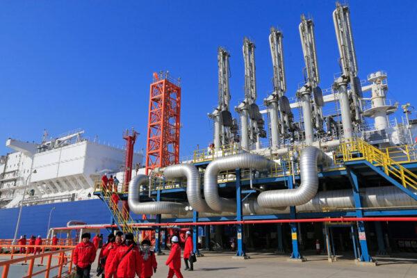 China Sinopec's Tianjin terminal receiving its first liquefied natural gas (LNG) cargo from Australia on Feb. 6, 2018. (VCG via Getty Images)