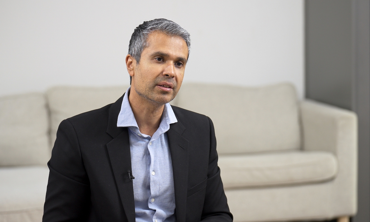 Cardiologist Calls on Australia’s Medical Regulator to Suspend COVID Vaccine Mandates