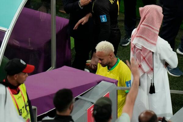 Brazil's Neymar leaves the pitch at the end of World Cup quarterfinal soccer match against Croatia, at the Education City Stadium in Al Rayyan, Qatar, on Dec. 9, 2022. (Alessandra Tarantino/AP Photo)