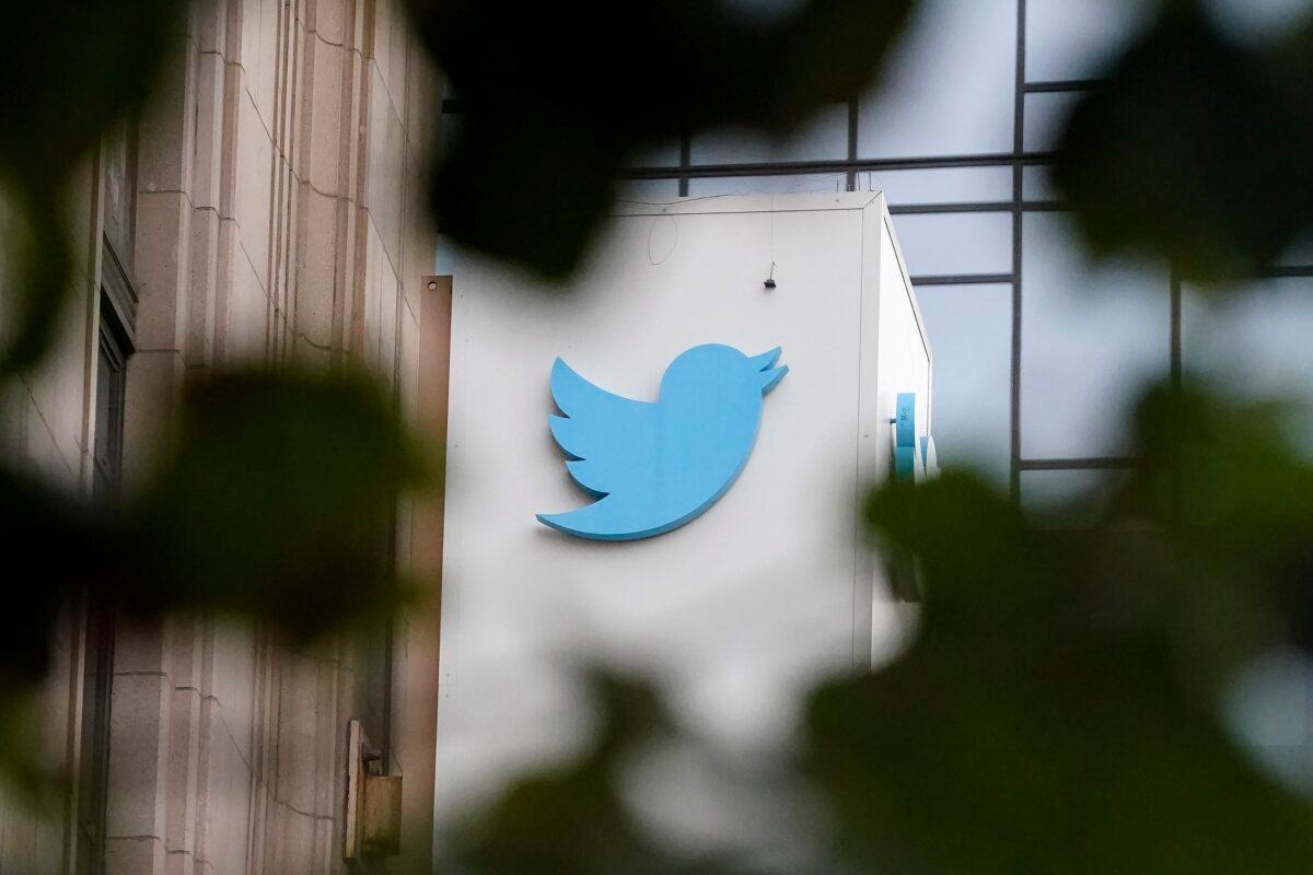  A sign at Twitter headquarters in San Francisco on Dec. 8, 2022. (Jeff Chiu/AP Photo)