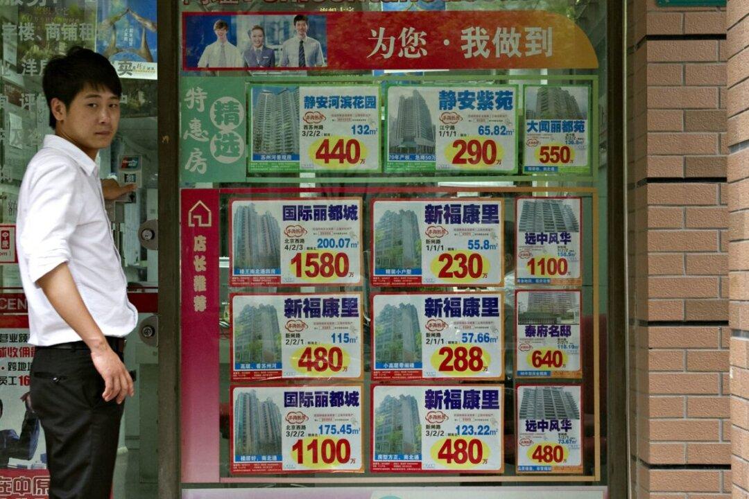 Shanghai Luxury Properties Panic for Discount Sale as Wealthy People Prepare to Flee