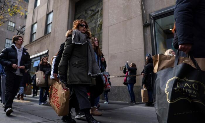 Retail Sales Drop at Start of Key Holiday Shopping Season