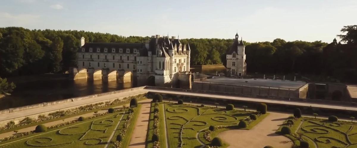The iconic Château de Chenonceau in “Passport to the World: Chateaux of the Loire” (Dreamscape Media)