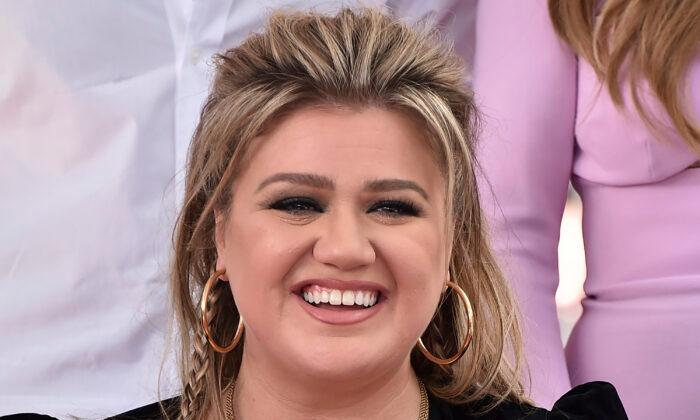 NFL Honors Awards Show to Be Hosted by Kelly Clarkson