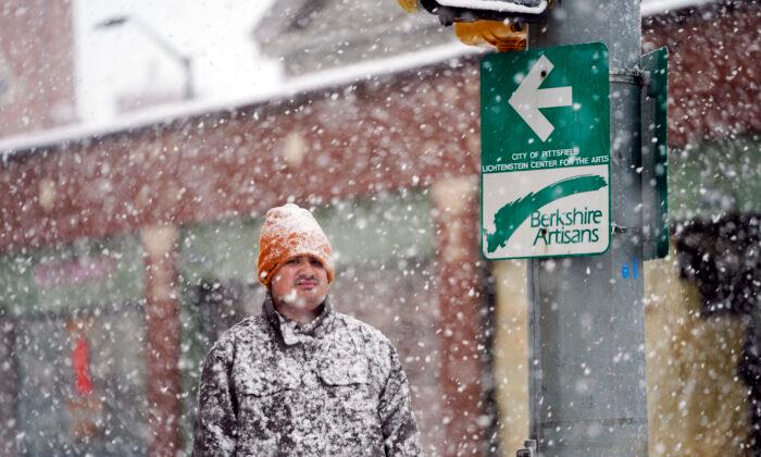 Snow Pummels Parts of Northeast; Thousands Without Power
