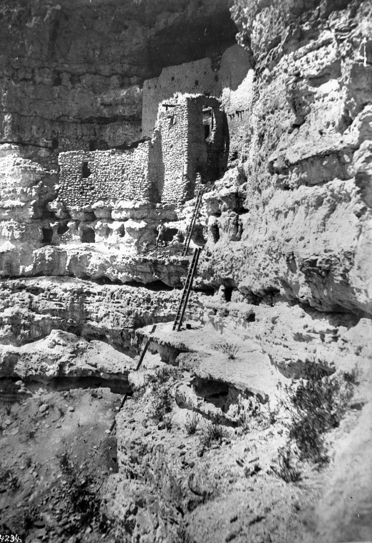 Montezuma Castle circa 1893-1900. (<a href="https://en.wikipedia.org/wiki/File:Montezuma%27s_Castle_near_Camp_Verde,_Arizona,_ca.1893-1900_(CHS-4234).jpg">Public Domain</a>)