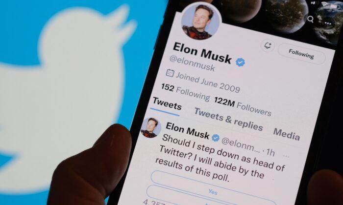 Musk Launches Poll on Whether He Should Step Down as Twitter CEO