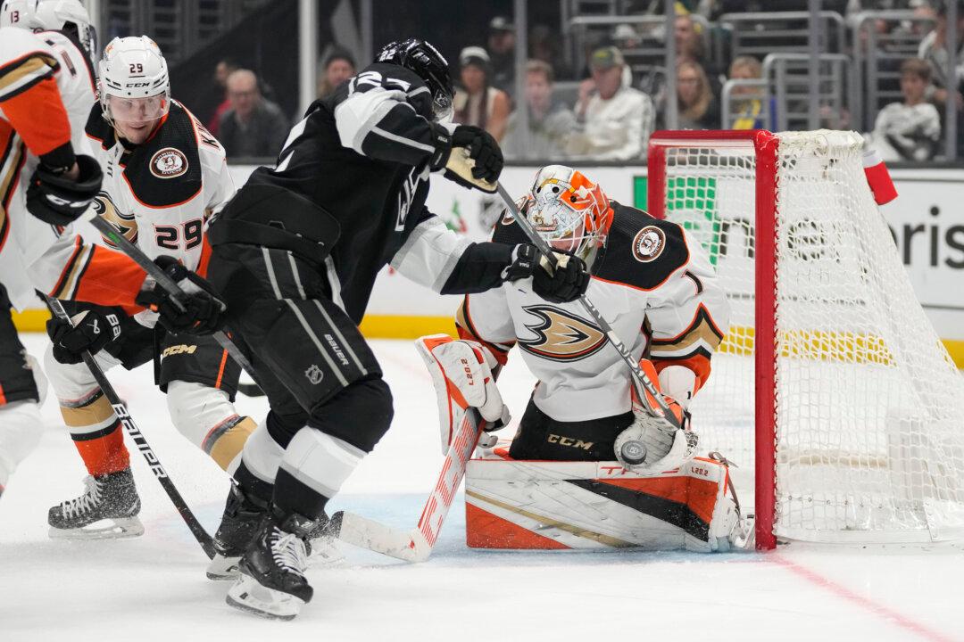 Kings Win Third Straight Game, Beat Rival Ducks 4–1
