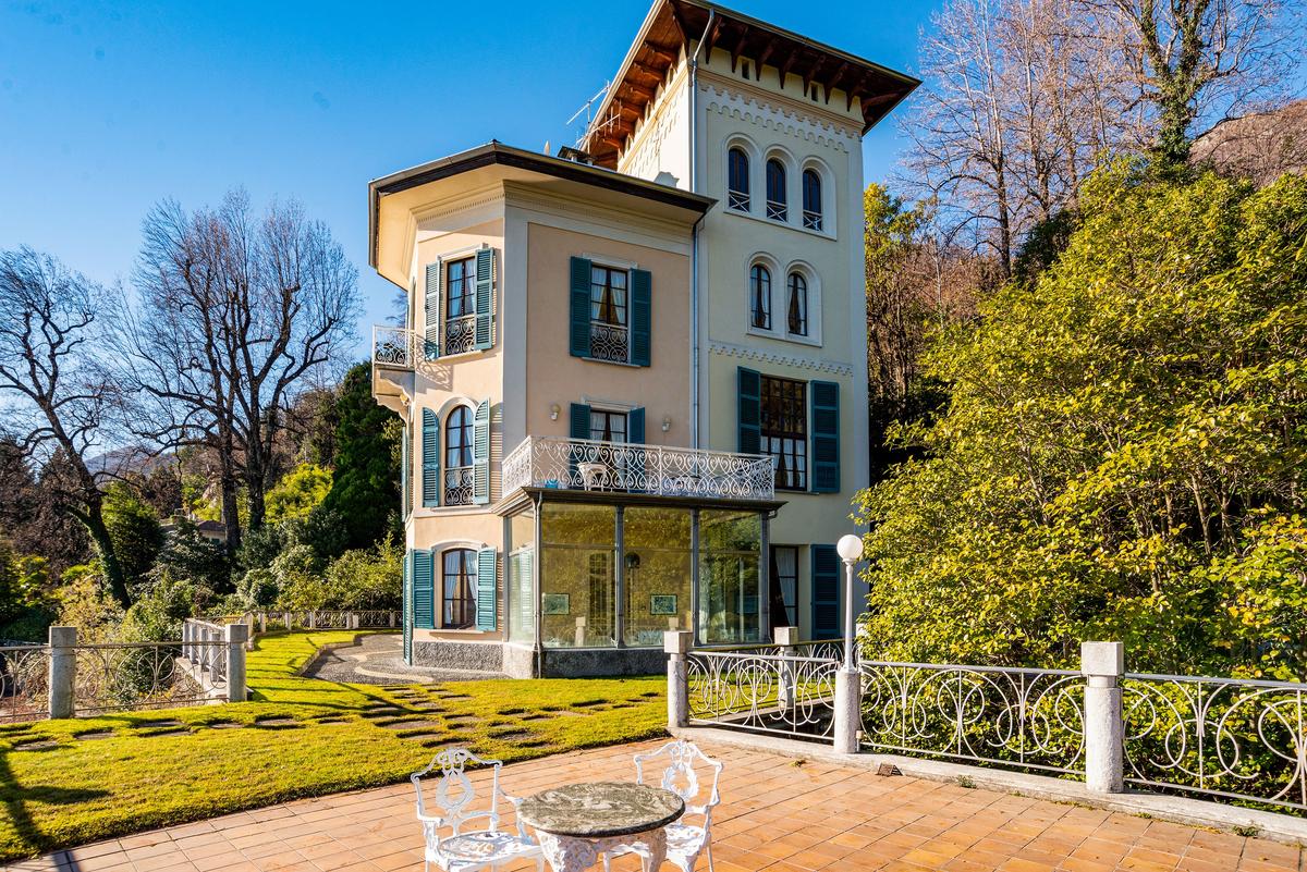 The villa is a quaint and spacious lakeside masterpiece. (Courtesy of Italy Sotheby's International Realty)