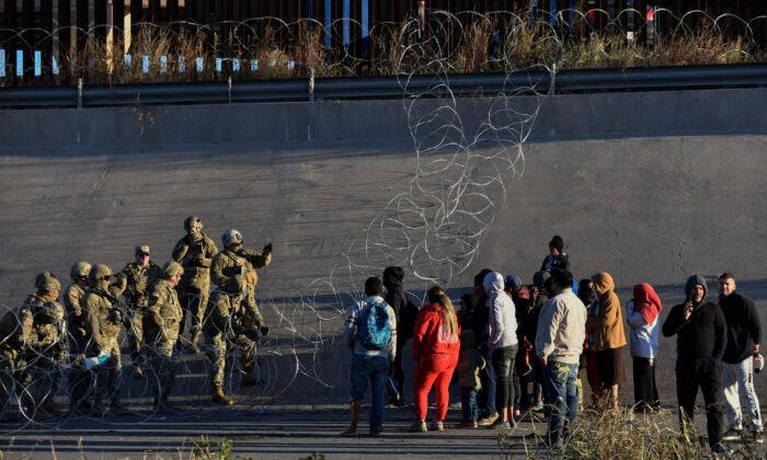 Texas National Guard ‘Border Force’ Blocking Illegal Crossings
