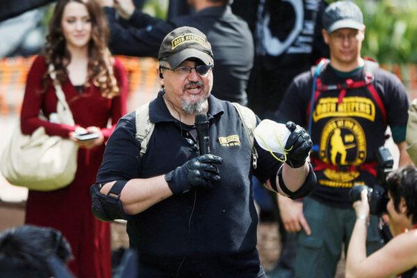 Oath Keepers founder, Stewart Rhodes, speaks during the Patriots Day Free Speech Rally in Berkeley, Calif., on April 15, 2017. (Jim Urquhart/File Photo/Reuters)