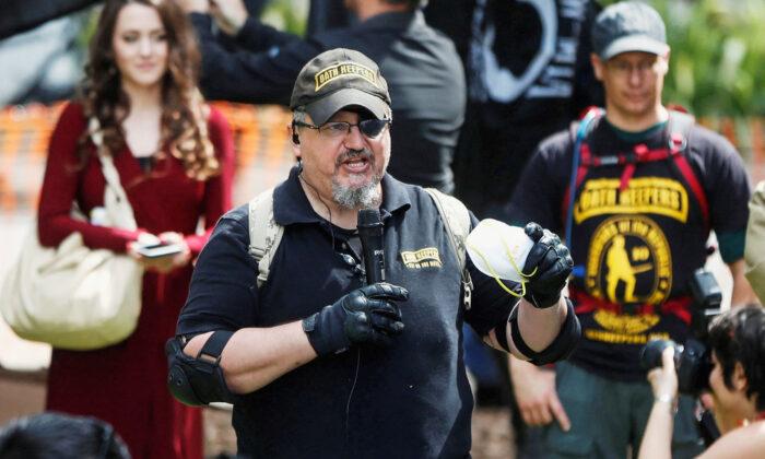 Oath Keepers founder Stewart Rhodes speaks during the Patriots Day Free Speech Rally in Berkeley, Calif., on April 15, 2017. (Jim Urquhart/Reuters)